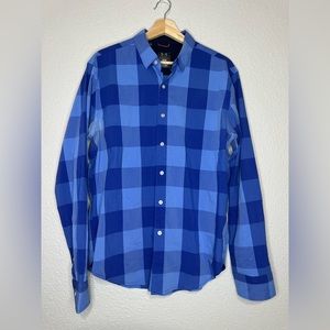 Under Armour Men’s Long Sleeve Dress Shirt Large